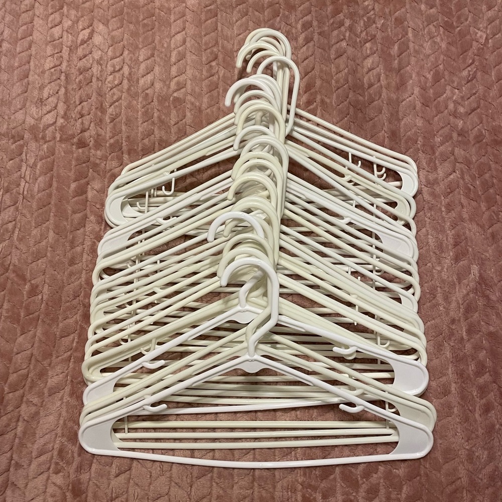 🔴SOLD🔴 29 White Hangers